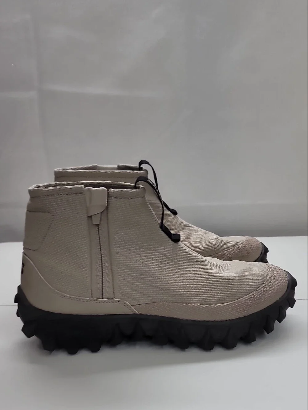 Salomon Snowclog Mid boots 8.5
